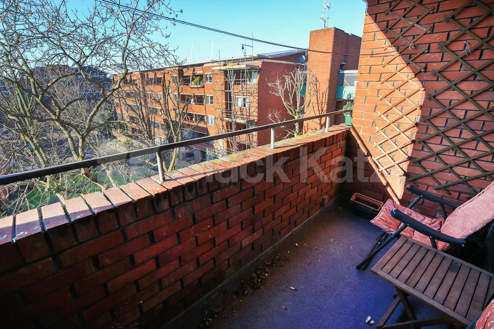 Two double bedroom property sandwiched between Angel and King’s Cross  Cumming Street, Angel / Kings cross